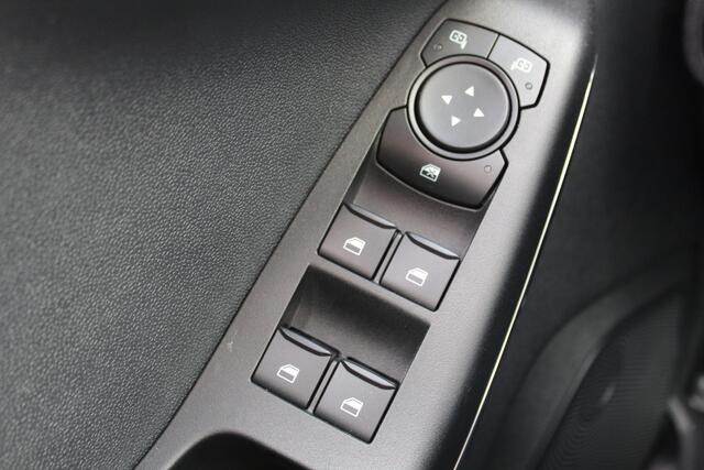 Ford FIESTA 1.0-100pk EcoBoost ST-Line. Luxe en sportieve Fiesta ! Stoel-, stuur- en voorraamverwarming, keyless entry/keyless go, adaptive cruise cntrl, volautm. airco, camera, parkeersensoren v+a, navigatie by Apple/Android, LM wielen, lane assist, LED ver