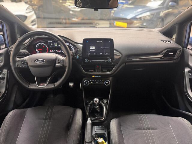 Ford FIESTA ST 200pk 1.5 EcoBoost Apple Carplay Privacy glass Verlagingsset 5drs Dealeronderhouden