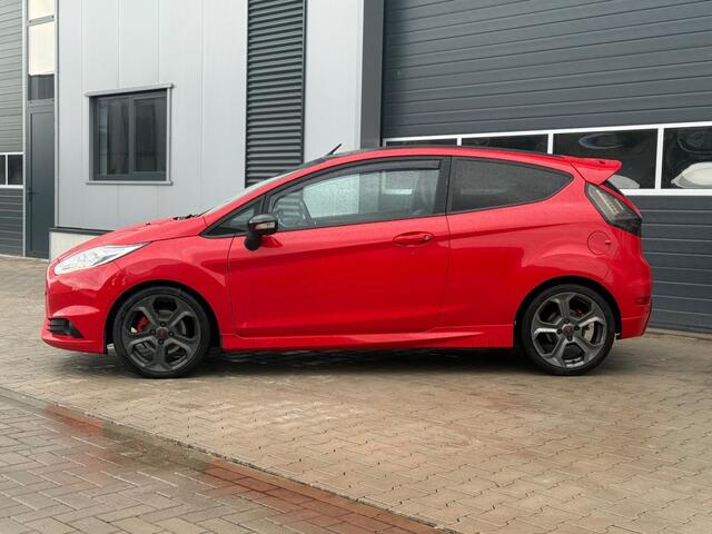 Ford FIESTA 1.6 ST 182 PK / AIRCO RECARO STOELVERWARMING *NET BINNEN*