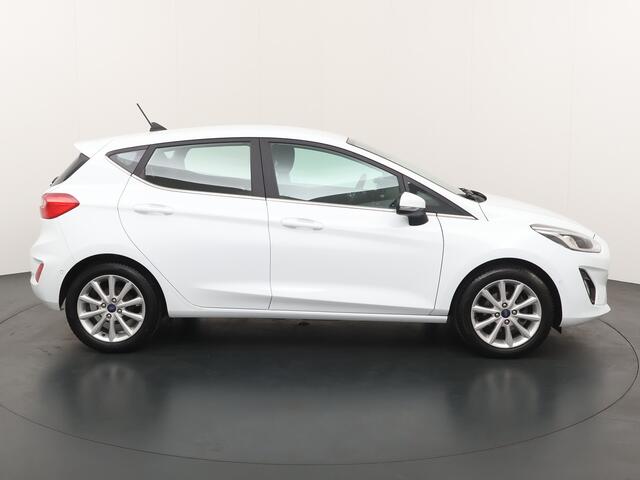 Ford FIESTA EcoBoost 100pk Titanium | Verwarmde voorruit | Camera | Navi | Cruise | Clima | Apple Carplay