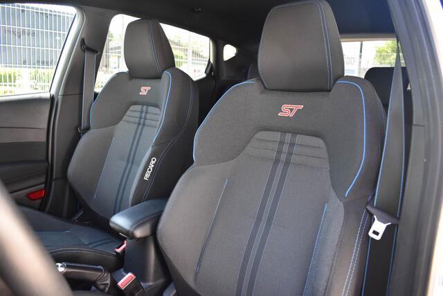 Ford FIESTA 1.5 EcoBoost ST-3 200 PK | Winter Pak. | Carplay | Recaro | LED | Camera