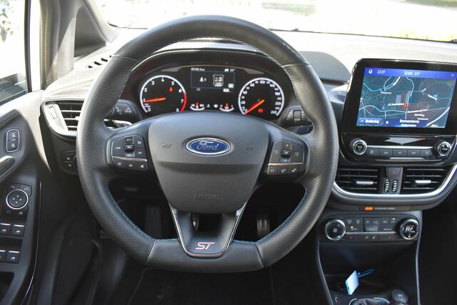 Ford FIESTA 1.5 EcoBoost ST-3 200 PK | Winter Pak. | Carplay | Recaro | LED | Camera