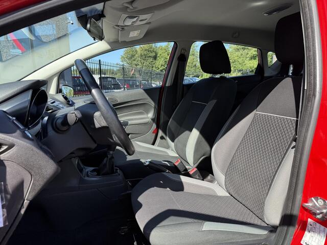 Ford FIESTA 1.0 EcoBoost Titanium 1e Eigenaar,Trekhaak,Airco,Weinig km,Distributie recent vervangen,5 Deurs,Apk tot 02-2026