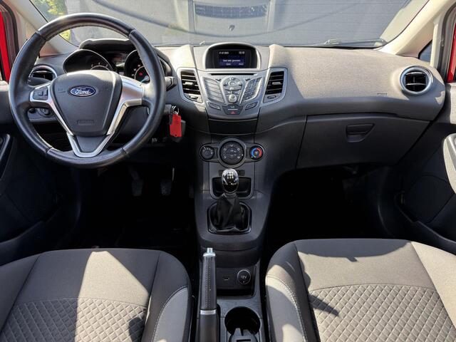 Ford FIESTA 1.0 EcoBoost Titanium 1e Eigenaar,Trekhaak,Airco,Weinig km,Distributie recent vervangen,5 Deurs,Apk tot 02-2026