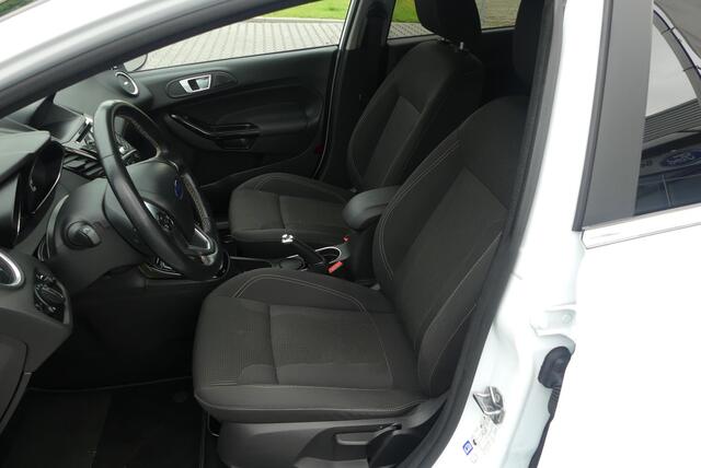 Ford FIESTA 1.0 EcoBoost Titanium CRUISE, CLIMA, TREKHAAK (900KG), NAVI, PDC, BLUETOOTH AUDIO, 82.274KM