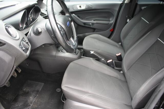 Ford FIESTA 1.5 TDCi Style Ultimate Lease Edition - NAVIGATIE - PDC