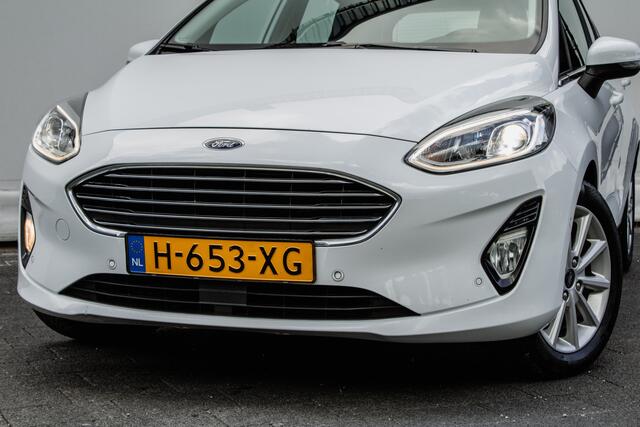 Ford FIESTA 1.0 EcoBoost Titanium Trekhaak/ Led/ Carplay/ Navigatie/ Stoel-stuurverwarming/ Blindspot/ 16" Lmv