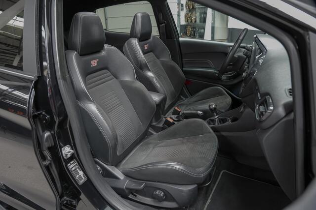 Ford FIESTA ST-3 1.5 200pk |Milltek dual outlet|Maxton splitterset|Eibach verlagingsveren|panoramadak|B&O|18"|LED|winterpack|cruise control|keyless|