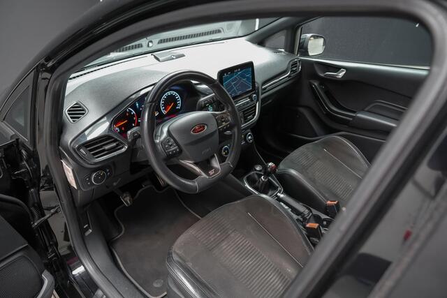 Ford FIESTA ST-3 1.5 200pk |Milltek dual outlet|Maxton splitterset|Eibach verlagingsveren|panoramadak|B&O|18"|LED|winterpack|cruise control|keyless|