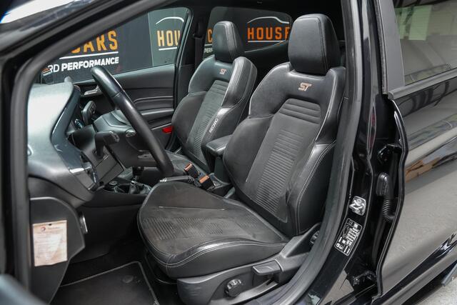 Ford FIESTA ST-3 1.5 200pk |Milltek dual outlet|Maxton splitterset|Eibach verlagingsveren|panoramadak|B&O|18"|LED|winterpack|cruise control|keyless|