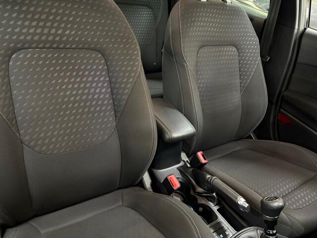 Ford FIESTA 1.0 ECOB. TITANIUM / Climat / Cruise / Navigatie / Dab / Multimedia