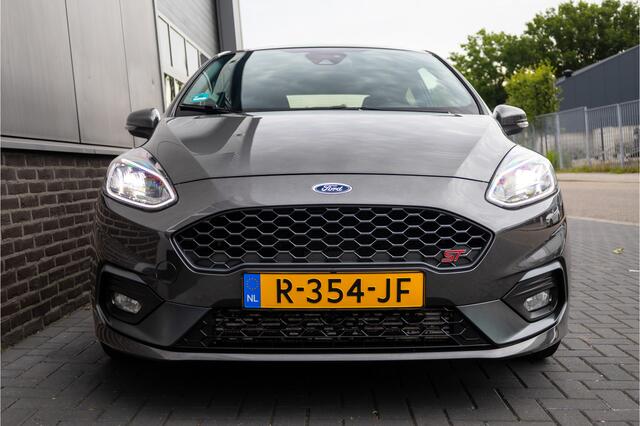 Ford FIESTA 1.5 EcoBoost ST-3 200 pk / Miltek-Uitlaat/ Recaro-Stoelen/ Stoel.Verw/ Keyless/ B&O-Sound/ Xenon/ Camera/ 18'' LMV