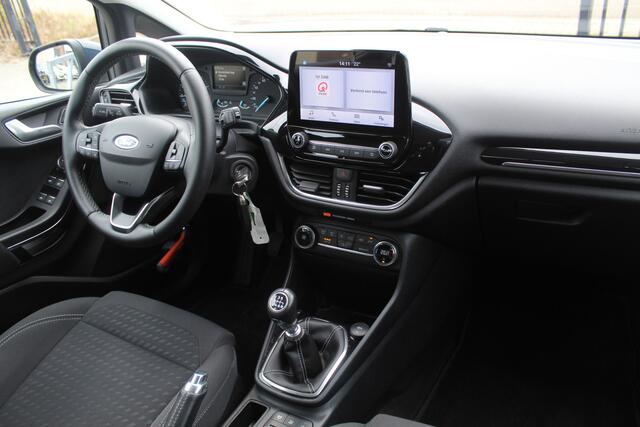 Ford FIESTA 1.0 EcoBoost Titanium Cruise control/Climate control/Lane assist/Apple carplay/Parkeersensoren/DAB+/Elektrisch inklapbare spiegels/16'' Lichtmetalen velgen.