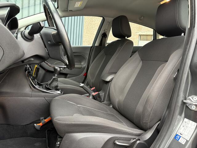 Ford FIESTA 1.0 EcoBoost 100Pk Titanium | Trekhaak | Parkeersensoren V&A | Climate Control | Prijs Rijklaar!!