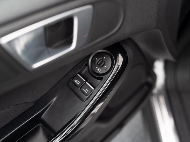 Ford FIESTA 1.0 EcoBoost 100Pk Titanium | Trekhaak | Parkeersensoren V&A | Climate Control | Prijs Rijklaar!!