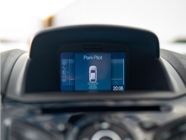 Ford FIESTA 1.0 EcoBoost 100Pk Titanium | Trekhaak | Parkeersensoren V&A | Climate Control | Prijs Rijklaar!!