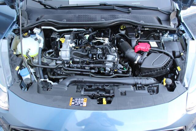 Ford FIESTA 1.0-125pk EcoBoost Mild-Hybrid ST-Line. In nieuwstaat verkerende Ford Fiesta met 125pk van 1e eig. ! Autm. airco, stoel-, stuur- en voorraamverw., LED verl., privacy glass, trekhaak, metallic lak, adaptieve cruise cntrl, navigatie by Apple/Android