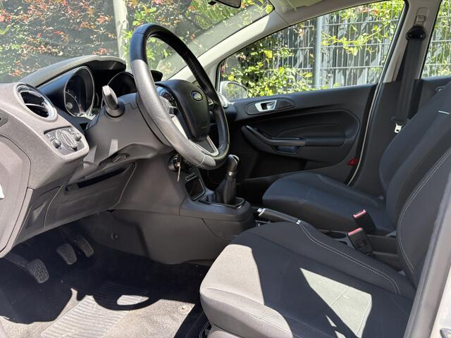 Ford FIESTA 1.0 Style / 5-DEURS / AIRCO / NAVI / 158dkm! NAP!