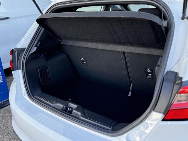 Ford FIESTA 125pk EcoB Hybrid Automaat ST-Line Camera Winter Parking pack Garantie 19-7-2027 / max. 100.000km