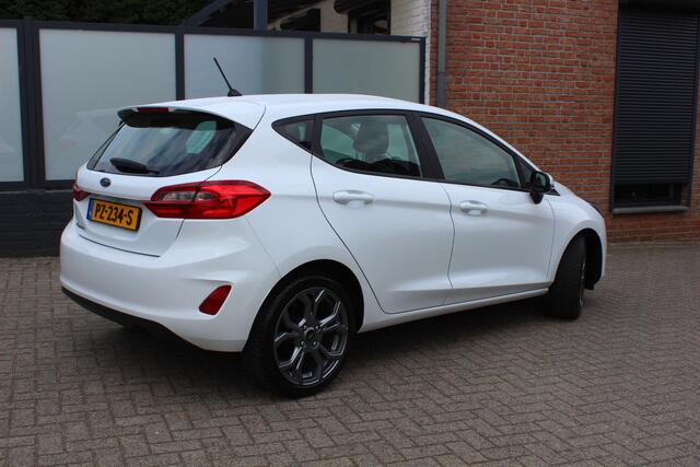 Ford FIESTA 1.1 Trend ST Line 17", Navigatie/Carplay, DAB.