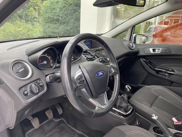Ford FIESTA 1.0 EcoBoost Titanium | Parkeersensoren | Dealeronderhouden | Navi | Climate Control | Cruise Control | PDC voor & achter