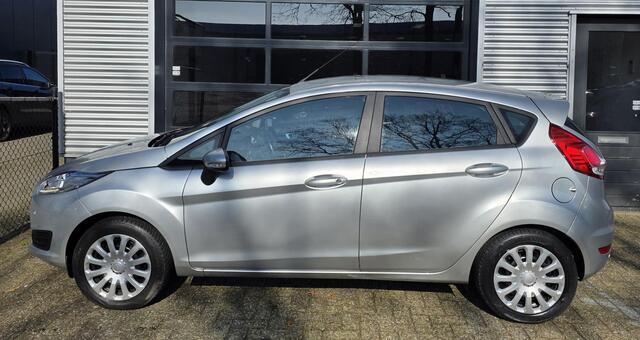 Ford FIESTA 1.0 Style **AIRCO-NAVI-PDC**