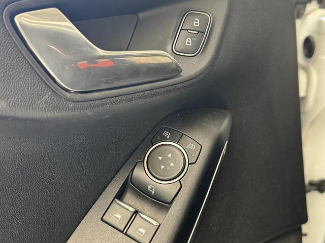 Ford FIESTA 1.0 EcoBoost ST-Line | Navigatie | Parkeersensoren achter | Lichtmetalen velgen 17" |