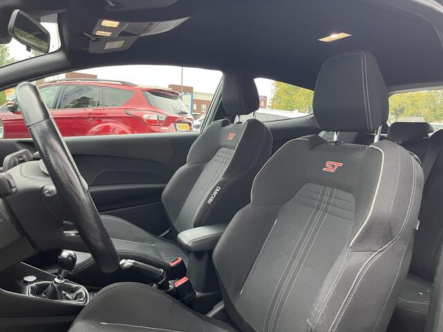 Ford FIESTA 1.5 EcoBoost ST-3 200pk/147kW 6-bak