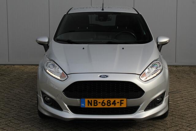 Ford FIESTA 1.0-100pk EcoBoost ST Line. Zeer nette, sportieve en keurig onderhouden Ford Fiesta. Trekhaak, Pdc Achter, Clima, Camera, Cruise,