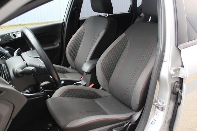 Ford FIESTA 1.0-100pk EcoBoost ST Line. Zeer nette, sportieve en keurig onderhouden Ford Fiesta. Trekhaak, Pdc Achter, Clima, Camera, Cruise,