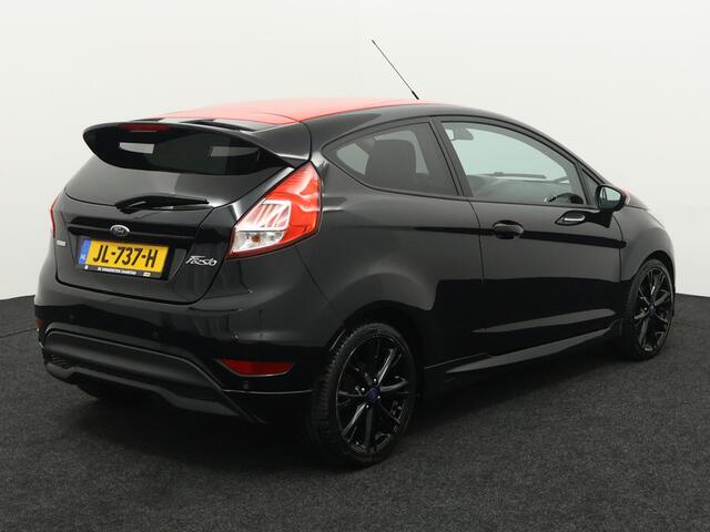 Ford FIESTA 1.0 EcoBoost Black Edition Airco, Bluetooth, Boordcomputer, Hill hold fucntie, Parkeersensoren achter, Cruise Control, Spraakbediening, Start/stop systeem, Elektronisch Stabiliteits Programma, Elektronische remkrachtve opvallend sportieve hatchback met ee