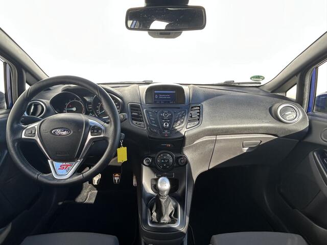 Ford FIESTA 1.0 EcoBoost ST Line / Automatische Airco / Navigatie / Parkeersensoren / Lichtmetalen velgen / Cruise Control / Verwarmbare voorruit