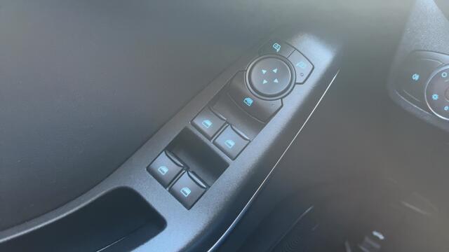 Ford FIESTA 1.0 ecoboost titanium hybrid