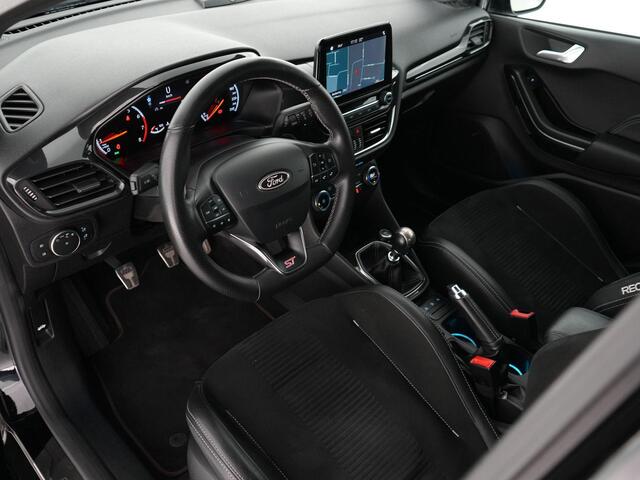 Ford FIESTA 200pk ST-3 |Milltek dual outlet|O.Z Racing 18"|Maxton splitterset|B&O|Apple Carplay|LED|cruise control|stoelverwarming|parkeersensoren|
