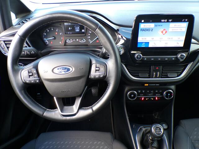 Ford FIESTA 1.0 EcoBoost Titanium, Winter Pack / Carplay + Android Auto / Climate control / LED / Parkeersensoren achter