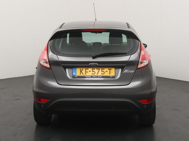 Ford FIESTA 80PK Style Ultimate | Navigatie | Parkeersensoren v+a | ISOFIX | LM velgen | All season banden |