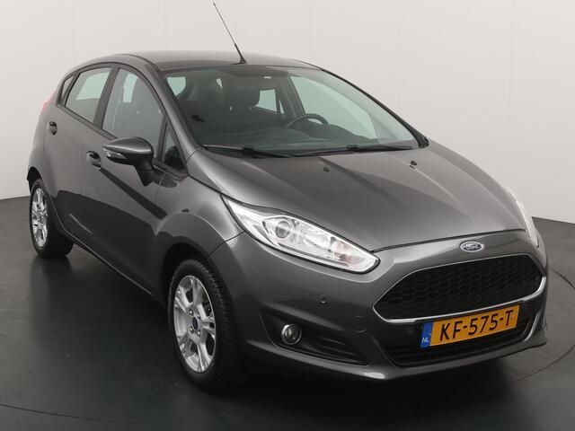 Ford FIESTA 80PK Style Ultimate | Navigatie | Parkeersensoren v+a | ISOFIX | LM velgen | All season banden |