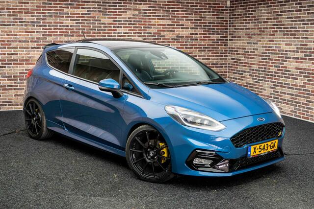 Ford FIESTA 1.5 EcoBoost ST-3 ST LINE CARPLAY SPARCO SPORTSTOELEN SPORTSTUUR PANORAMA
