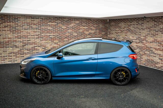 Ford FIESTA 1.5 EcoBoost ST-3 ST LINE CARPLAY SPARCO SPORTSTOELEN SPORTSTUUR PANORAMA