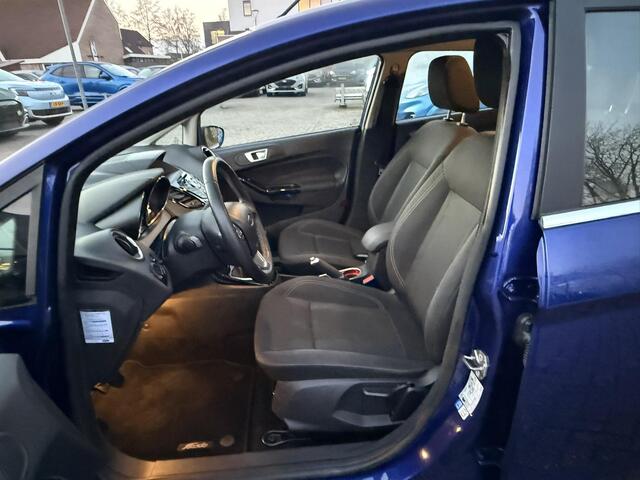 Ford FIESTA 1.0 EcoBoost Titanium 100pk Cruise control | Navigatie | Vooruit verwarming | lichtmetaal