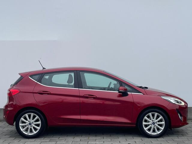 Ford FIESTA Titanium EcoBoost 100 pk | Adapt. Cruise | Afneembare Trekhaak | B&O | Climate control | Camera | Verwarmde Voorruit | Apple carplay/Android auto |