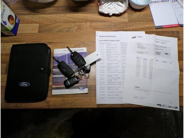 Ford FIESTA 1.0 EcoBoost Titanium AUTOMAAT CAMERA CRUISECONT NAV TELEFOON..