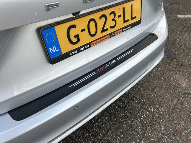 Ford FOCUS Wagon 1.0 EcoBoost ST Line Business | panorama dak | carplay | lichtmetalen velgen | navi | airco |