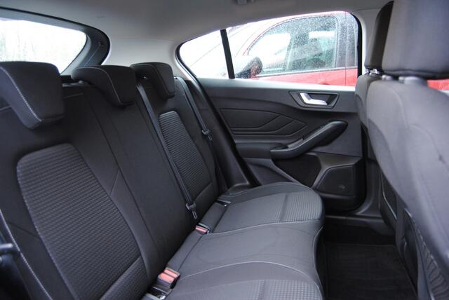 Ford FOCUS 1.0 EB Connected || Apple Carplay