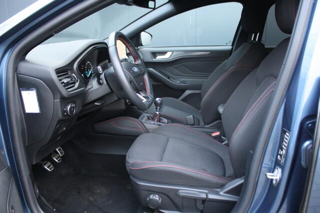 Ford FOCUS Wagon 1.5 EcoBoost ST Line Business - NAVIGATIE - CAMERA - LED - KEYLESS - PDC