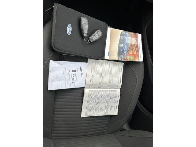 Ford FOCUS Wagon 1.0 126 PK Titanium Navi / Clima / Keyless Topstaat!