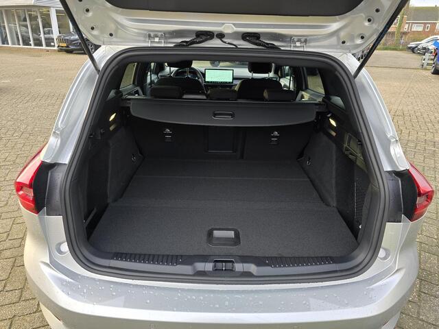 Ford FOCUS 1.0 EcoBoost Hybrid ST Line Wagon 155pk Automaat SCI | April leverbaar | Winter Pack | Moondust Silver | 12.3 inch personaliseerbare Digital Cockpit | Achteruitrijcamera | Draadloos opladen mobiele telefoon | Ford Keyless Entry