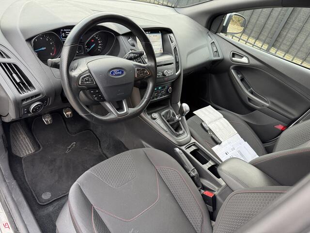 Ford FOCUS Wagon 1.0 ST-Line 6 Versn Clima/Cruise/Carplay/PDC