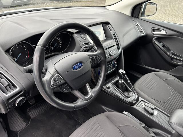 Ford FOCUS Wagon 1.0 Turbo Titanium Navigatie / Stoelverwarming / All-Seasons