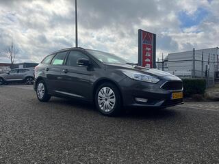 ford-focus-wagon-1.0-titanium--cru